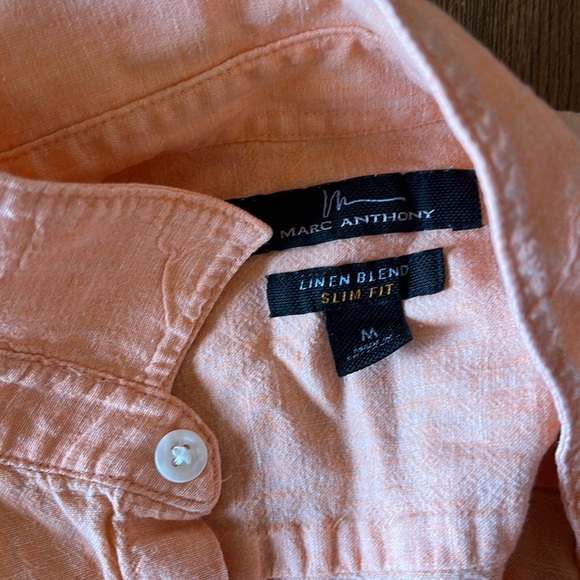 Button down - Picture 2 of 3